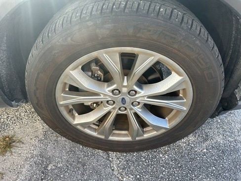 Used 2021 Ford Explorer XLT w/ Equipment Group 202A image 26