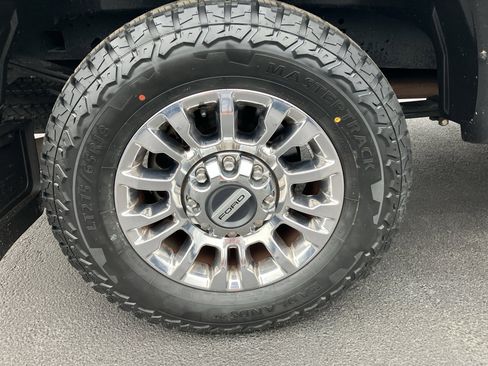 Used 2022 Ford F250 Lariat w/ Chrome Package image 13