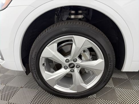 Certified 2022 Audi Q5 2.0T Premium Plus AWD/4WD image 12