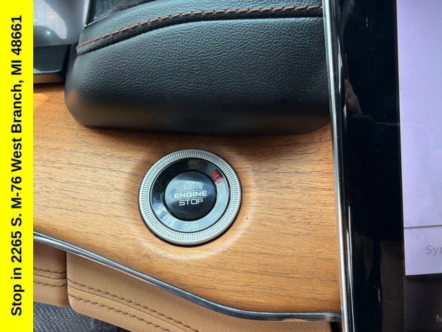 Used 2024 Jeep Grand Cherokee Summit AWD/4WD image 24