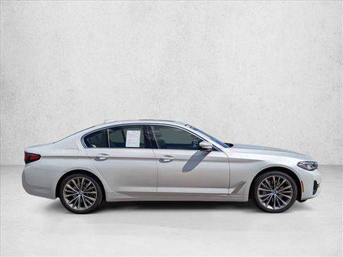 Used 2022 BMW 530e xDrive w/ Premium Package AWD/4WD image 4