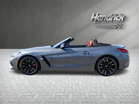 Used 2025 BMW Z4 M40i w/ Premium Package image 10