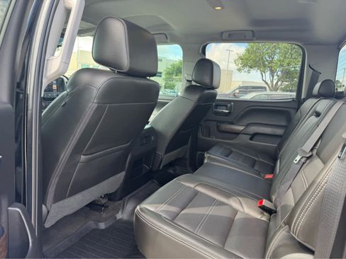 Used 2018 GMC Sierra 2500 Denali w/ Duramax Plus Package AWD/4WD image 6