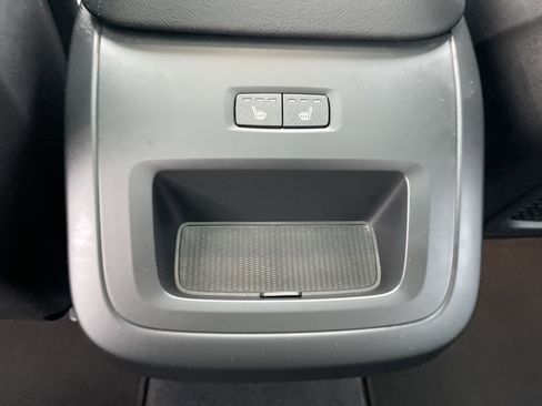 Used 2025 Volvo XC60 B5 Plus image 34