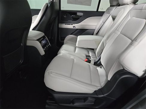 New 2026 Lincoln Aviator Reserve image 14