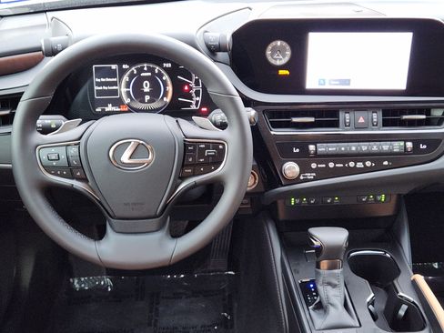 Used 2024 Lexus ES 350 w/ Premium Package FWD image 26