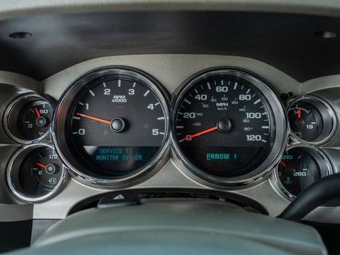 Used 2014 Chevrolet Silverado 2500 LT w/ Interior Plus Package AWD/4WD image 25