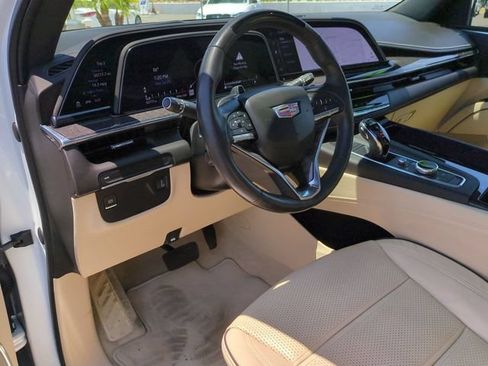Used 2022 Cadillac Escalade Premium Luxury RWD image 11