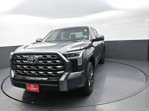 Used 2024 Toyota Tundra Platinum AWD/4WD image 41