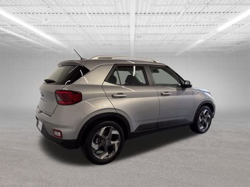 Used 2025 Hyundai Venue SEL FWD image 6