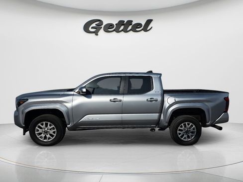 Used 2025 Toyota Tacoma SR5 image 7