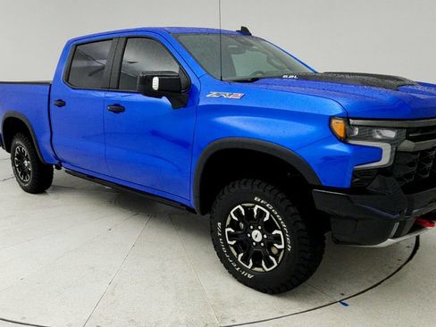 Used 2025 Chevrolet Silverado 1500 ZR2 w/ Technology Package AWD/4WD image 1