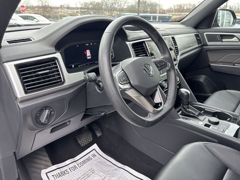Used 2023 Volkswagen Atlas Cross Sport SE w/ Black Wheel Package image 17
