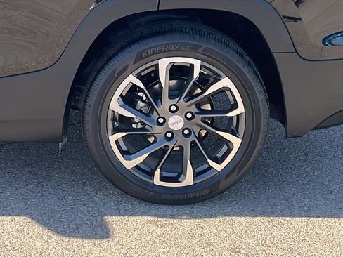 Certified 2022 GMC Terrain SLT w/ Infotainment Package II image 5