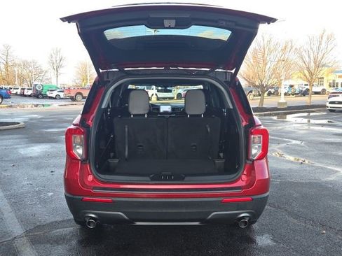 Used 2023 Ford Explorer XLT w/ Equipment Group 202A image 9