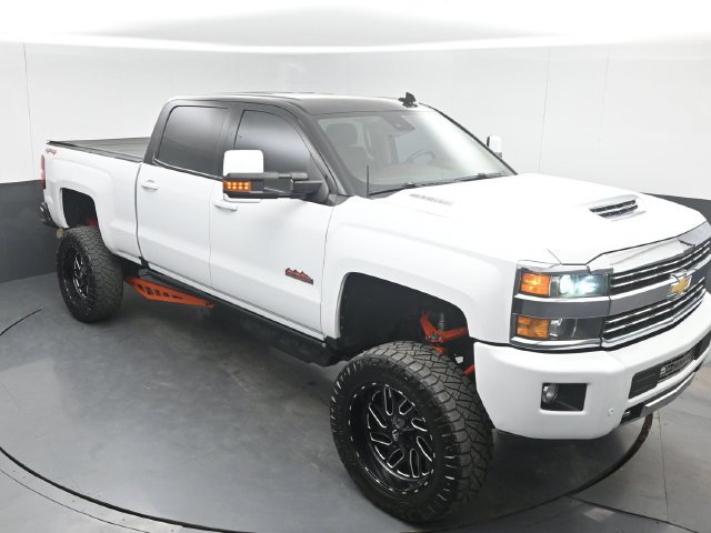 Used 2018 Chevrolet Silverado 2500 High Country w/ Duramax Plus Package AWD/4WD image 33