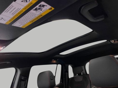 Certified 2025 Mercedes-Benz GLB 250 4MATIC image 30