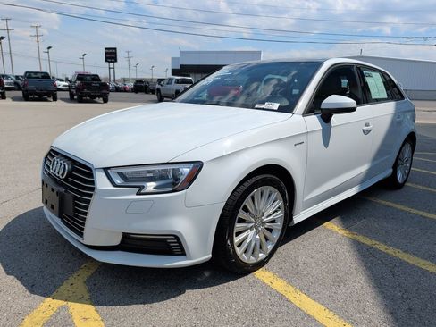 Used 2017 Audi A3 e-tron Premium image 3