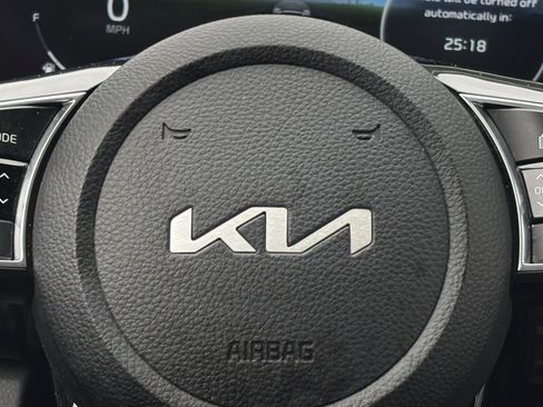 Used 2024 Kia Seltos S image 12