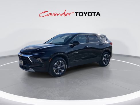 Used 2025 Chevrolet Blazer LT image 4
