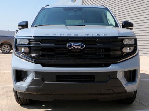 New 2026 Ford Expedition Active AWD/4WD image 4