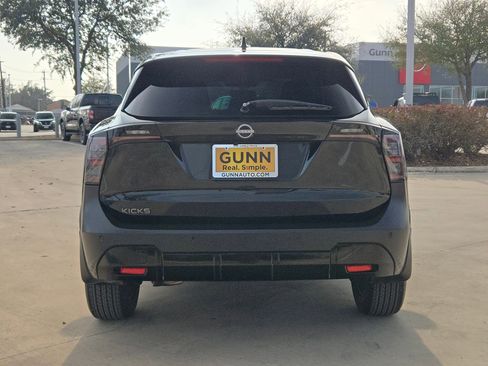 Certified 2025 Nissan Kicks SV w/ Charging Package image 6