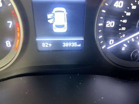 Used 2021 Hyundai Tucson SE FWD image 12