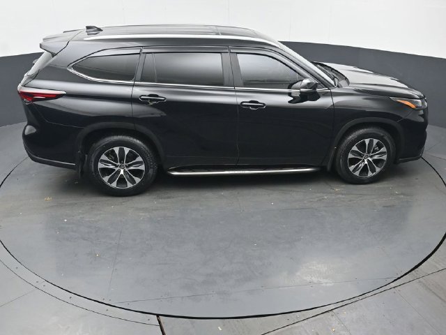 Used 2025 Toyota Highlander XLE AWD/4WD image 43