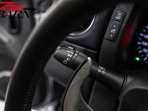 Used 2013 Nissan GT-R Black Edition image 36