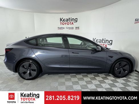 Used 2023 Tesla Model 3 Standard Range image 3