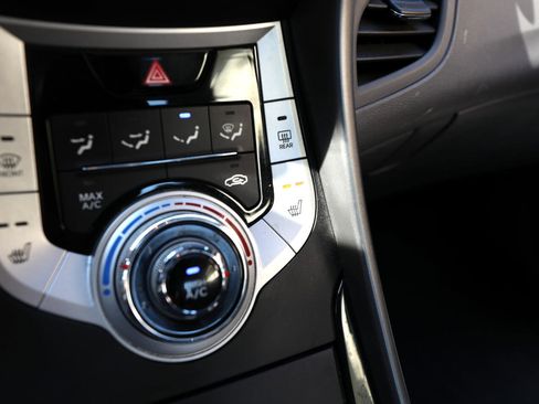 Used 2012 Hyundai Elantra Limited image 19