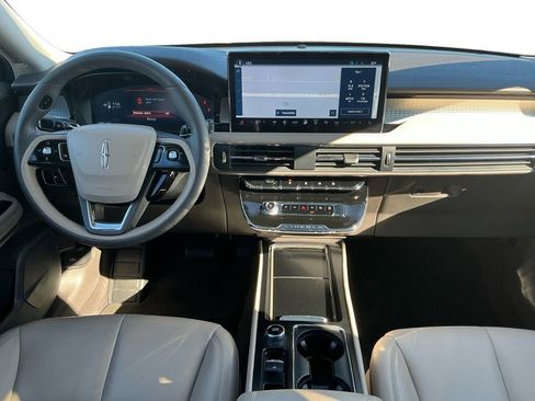 Certified 2024 Lincoln Corsair FWD image 17