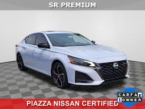 Certified 2023 Nissan Altima 2.5 SR w/ SR Premium Package FWD image 1