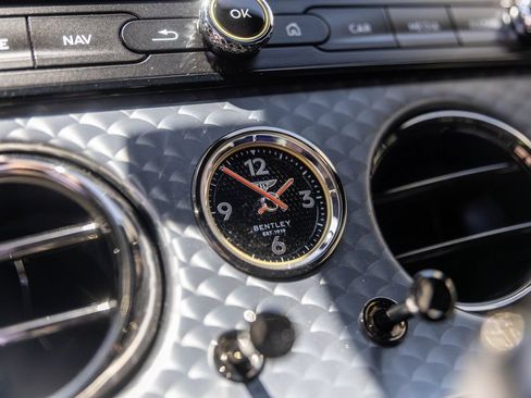 Certified 2025 Bentley Continental GT AWD/4WD image 32