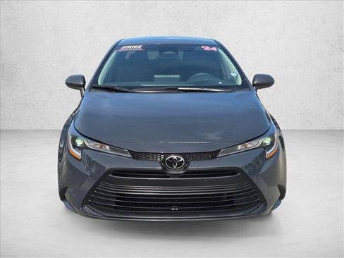 Used 2024 Toyota Corolla LE FWD image 2