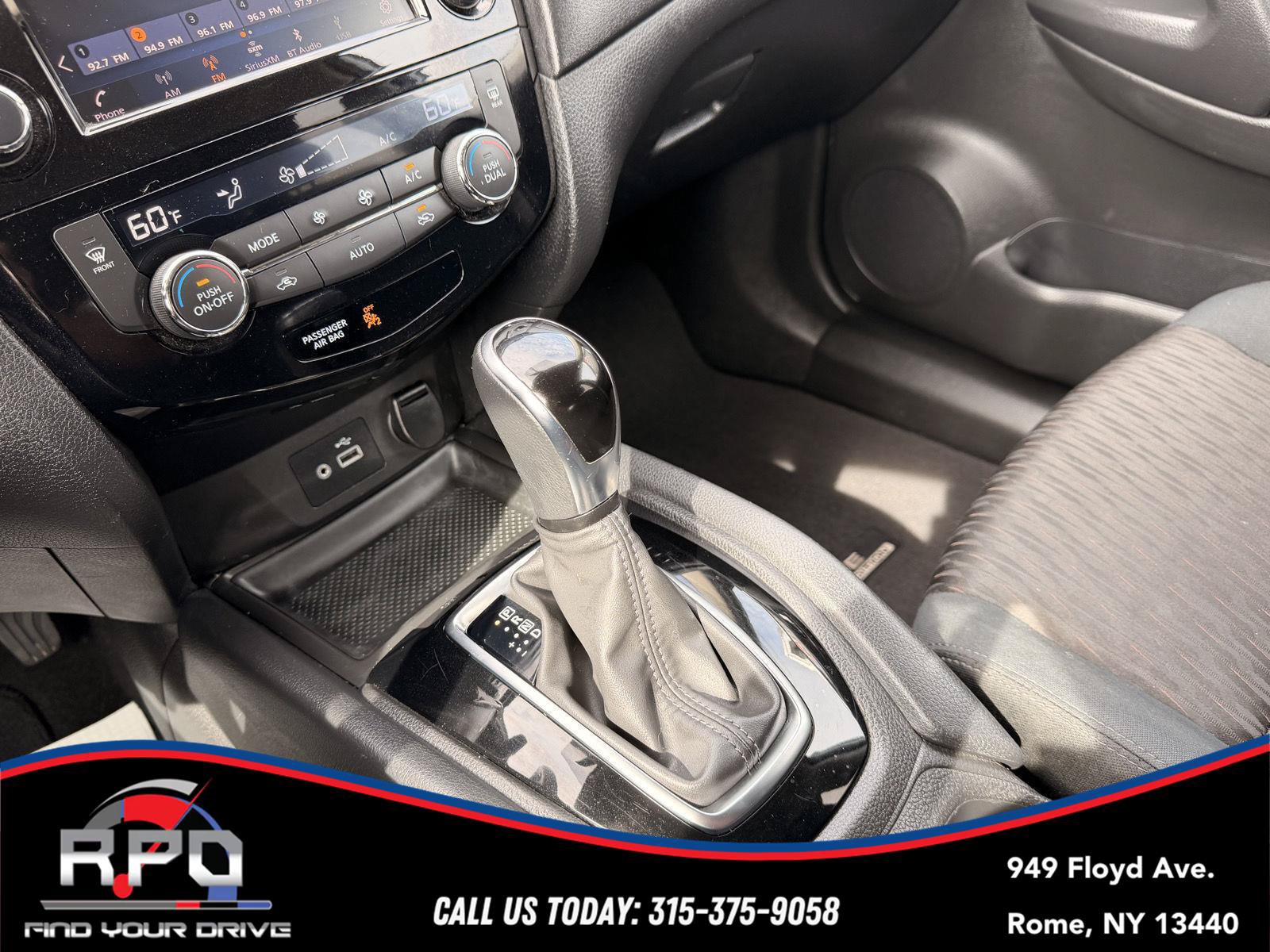 Used 2018 Nissan Rogue SV AWD/4WD image 16