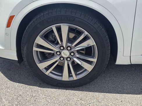 Used 2024 Cadillac XT6 Premium Luxury w/ Technology Package FWD image 9