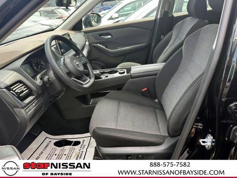 Certified 2022 Nissan Rogue SV image 10