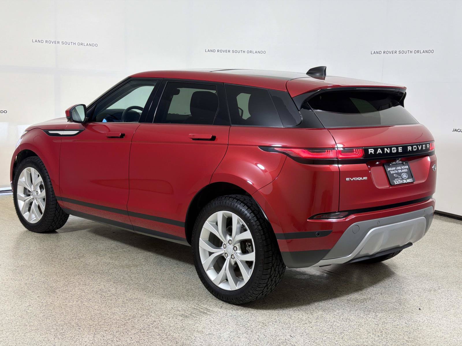 Used 2022 Land Rover Range Rover Evoque SE AWD/4WD image 3