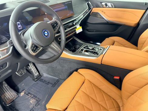 New 2026 BMW X5 xDrive50e w/ M Sport Package image 13