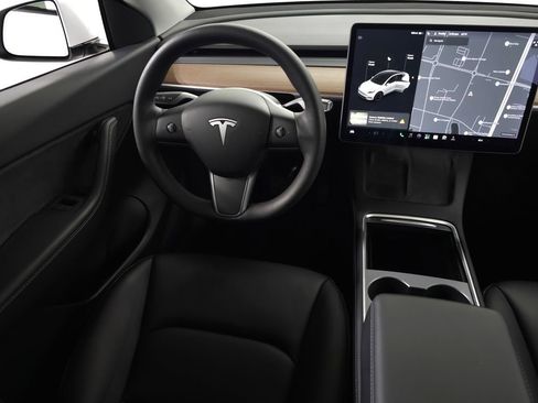 Used 2022 Tesla Model Y Long Range AWD/4WD image 19
