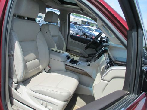 Used 2020 GMC Yukon Denali w/ Open Road Package AWD/4WD image 28