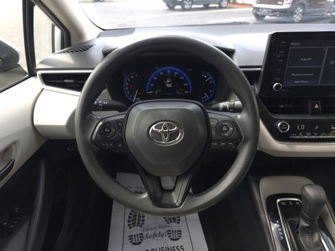 Used 2022 Toyota Corolla LE FWD image 21