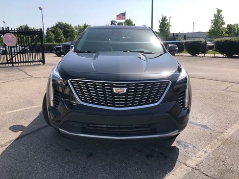 Used 2023 Cadillac XT4 Premium Luxury w/ Technology Package AWD/4WD image 2