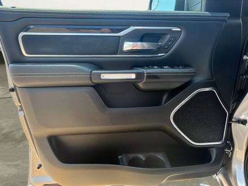 Used 2019 RAM 1500 Laramie w/ Sport Appearance Package AWD/4WD image 16
