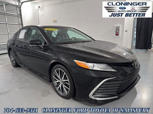 Used 2023 Toyota Camry XLE image 1