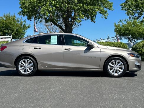 Used 2022 Chevrolet Malibu LT FWD image 3