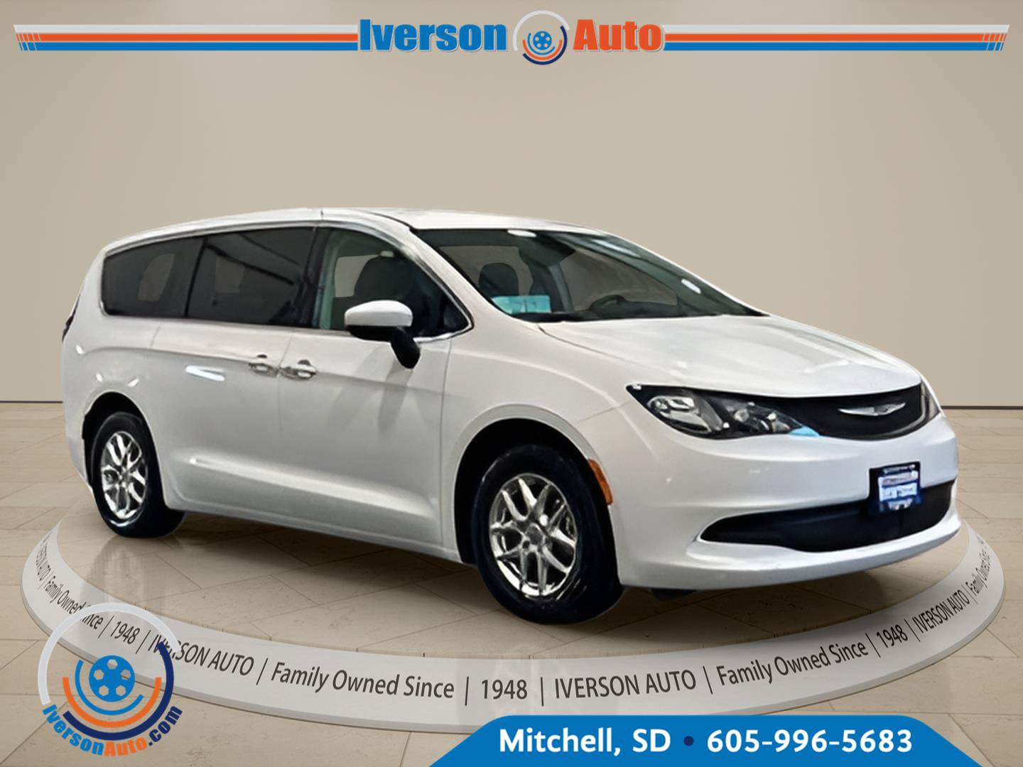 Used 2023 Chrysler Voyager LX FWD image 2