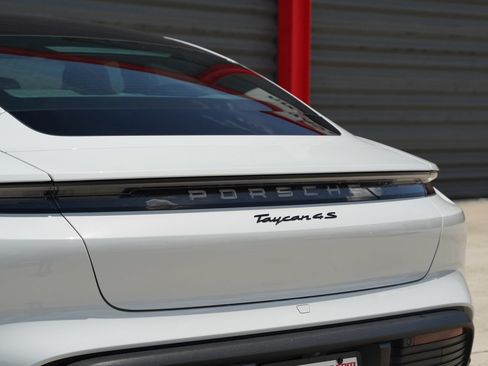 Used 2022 Porsche Taycan 4S AWD/4WD image 15