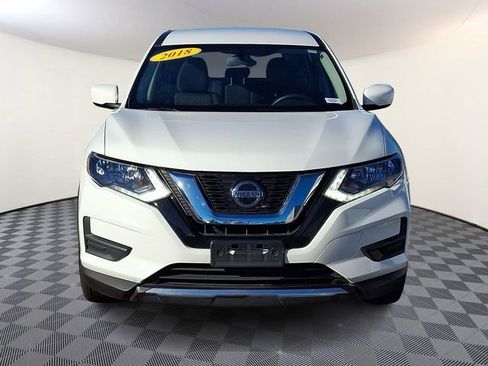 Used 2018 Nissan Rogue S image 2